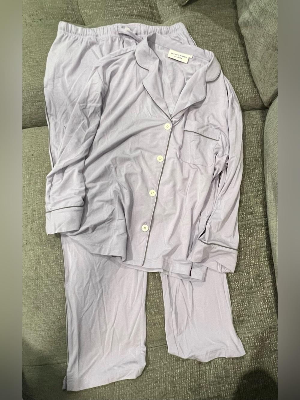 Sleepy Jones Lavender Notch-Collar Button Pajama Top   L16